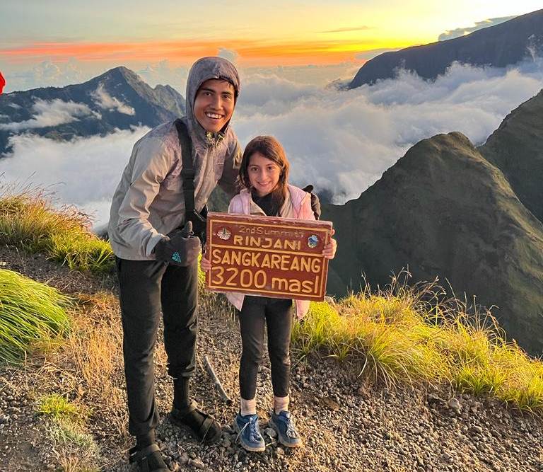 2D 1N Hiking Rinjani to Crater Rim Tetebatu
